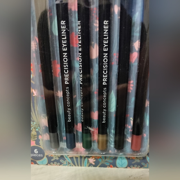 ***SOLD*** NIB - Beauty Concepts - Precision  Eyeliner Collection - 6 Liners - Picture 2 of 2